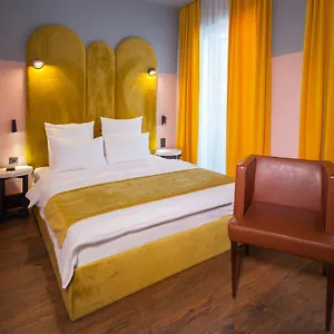 https://gvino-city-wine-hotel.alltbilisihotels.com